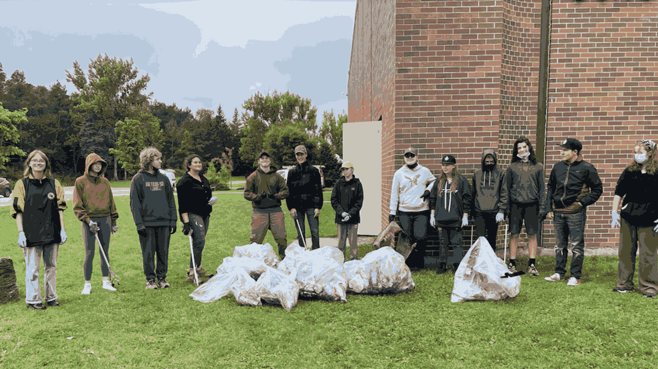 picture of shoreline clean up